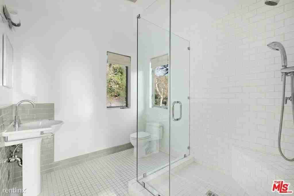 1023 Bienveneda Ave - Photo 3 of 12