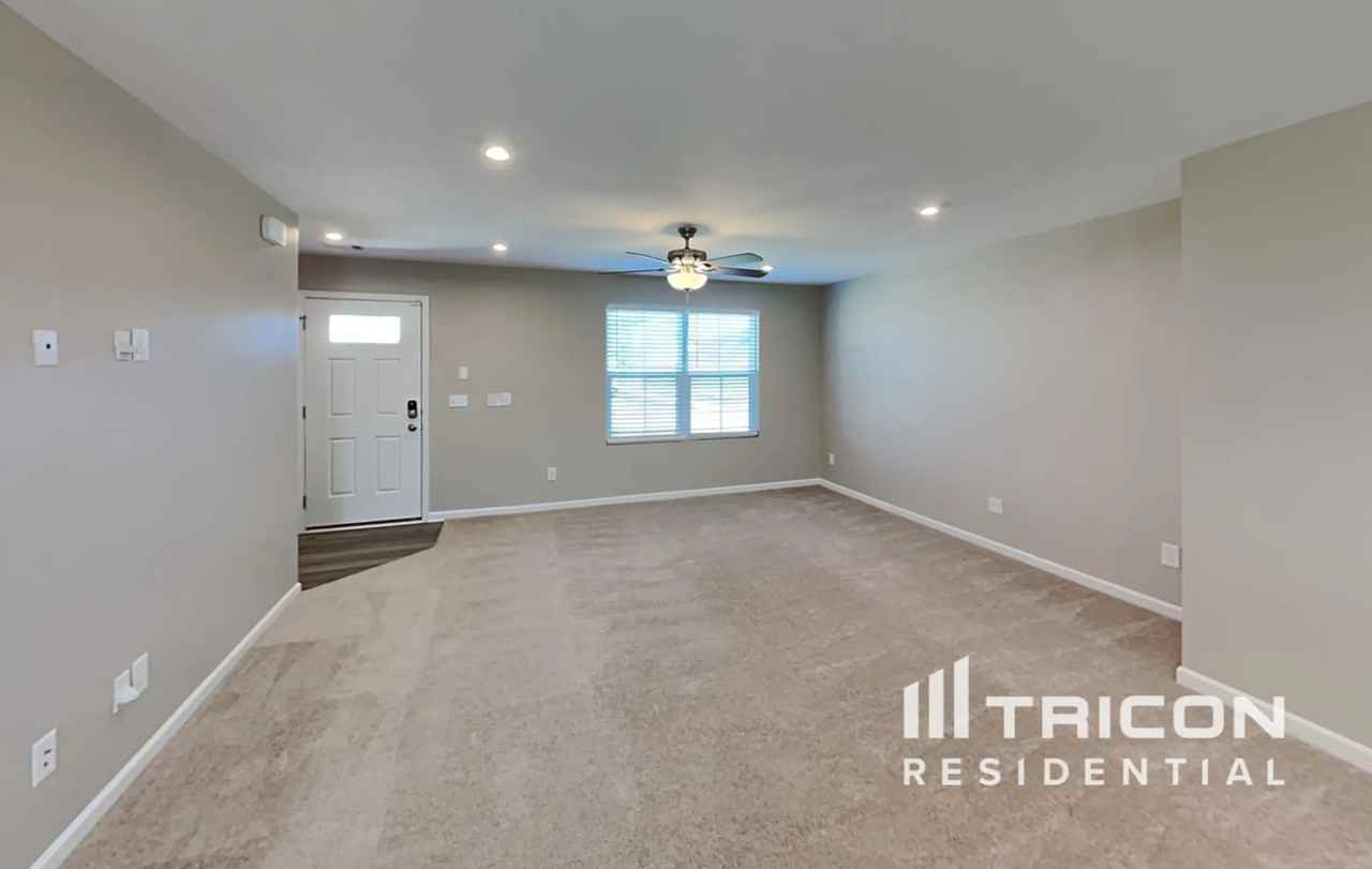 3228 Haskell Ln - Photo 3 of 20