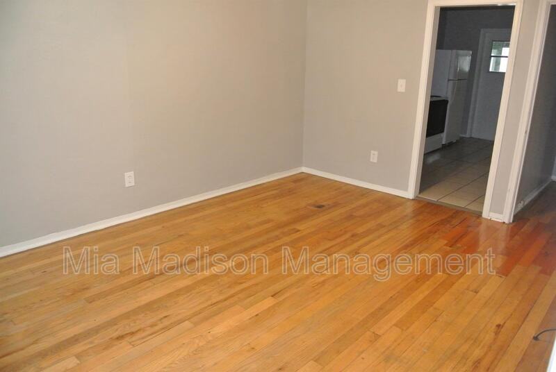 103 Hibiscus Ave - Photo 3 of 11