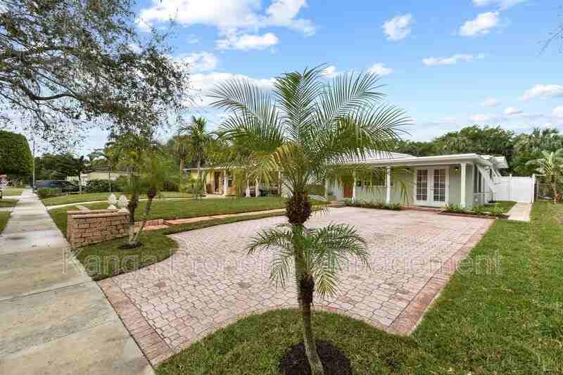 214 Seville Rd - Photo 2 of 39