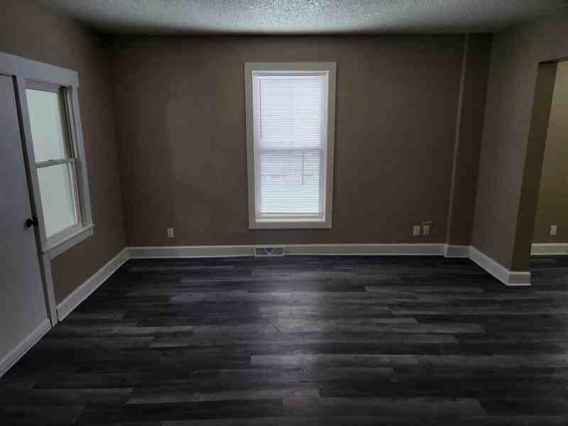 406 7th St - Photo 7 of 20