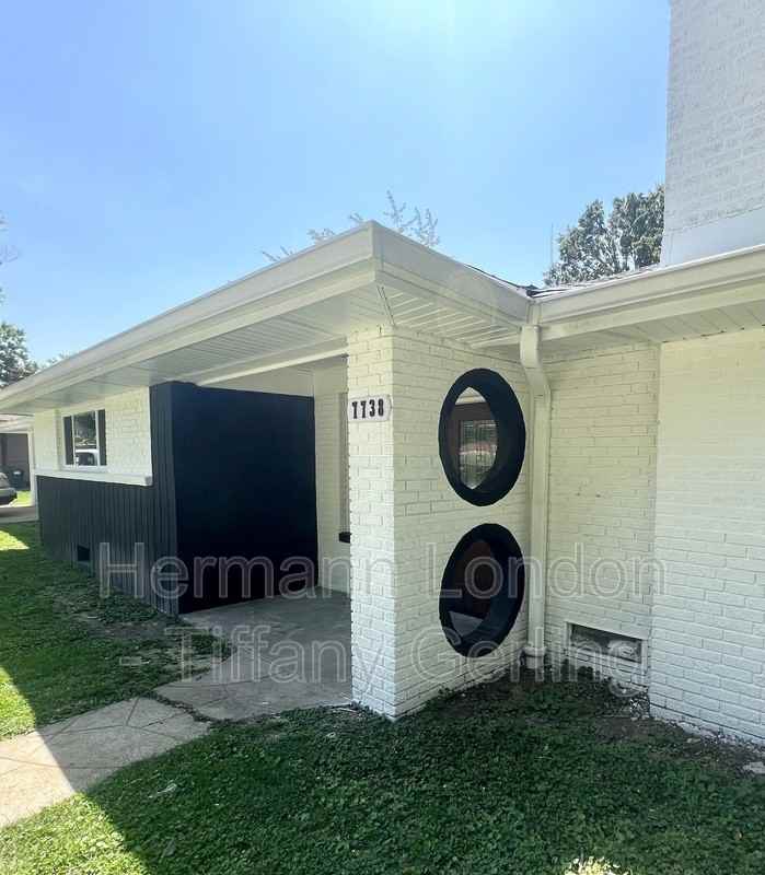 7738 Kenridge Ln - Photo 3 of 16