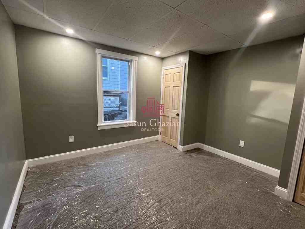 81 Merrifield St #B - Photo 5 of 10