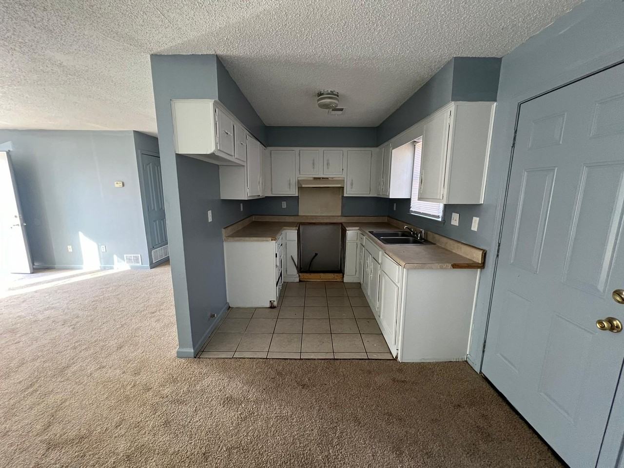 3156 Chandler St - Photo 2 of 7
