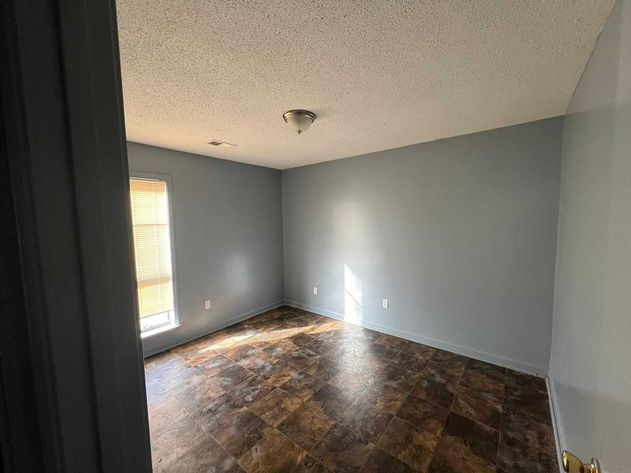 3156 Chandler St - Photo 3 of 7