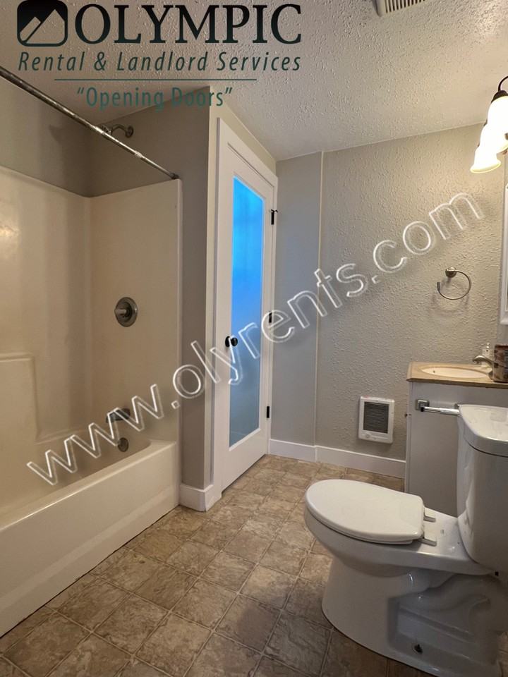 1720 S L St - Photo 7 of 12