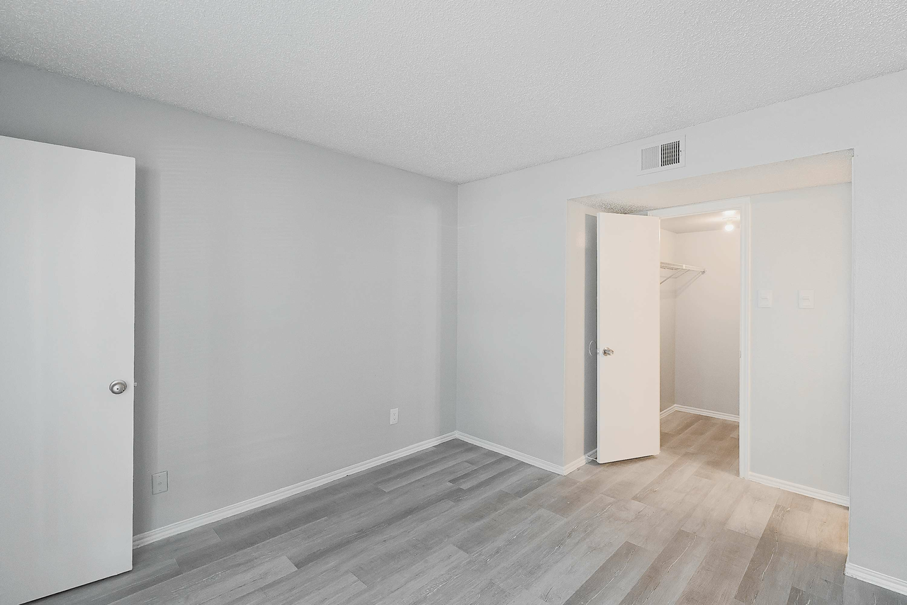 Derby Park Apartments - Photo 7 of 50