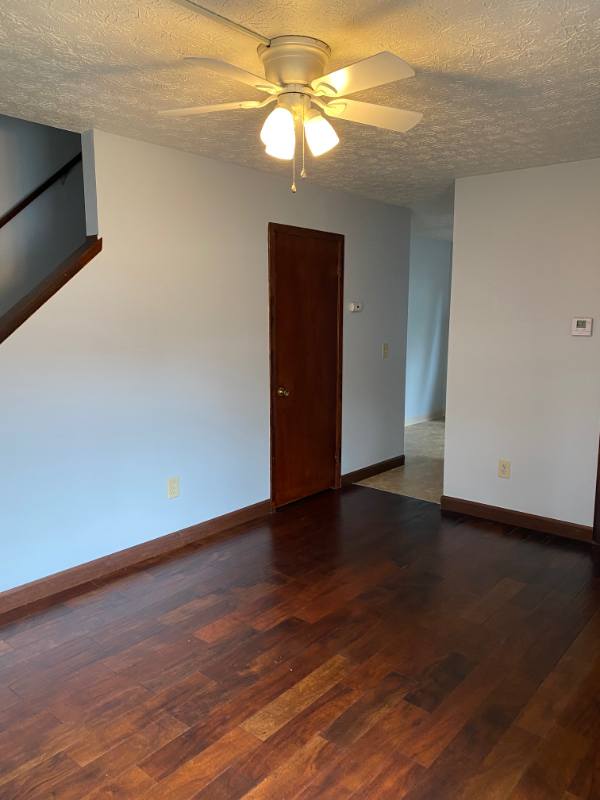 136 W Pacemont Rd - Photo 4 of 31