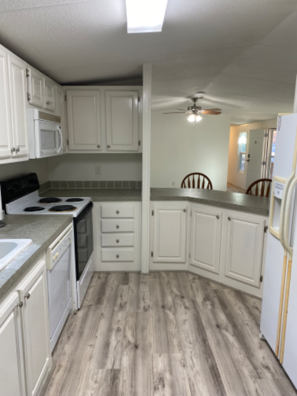 137 Cheryse Dr - Photo 3 of 11