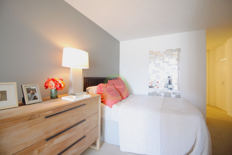 730 N Dearborn St - Photo 5 of 8