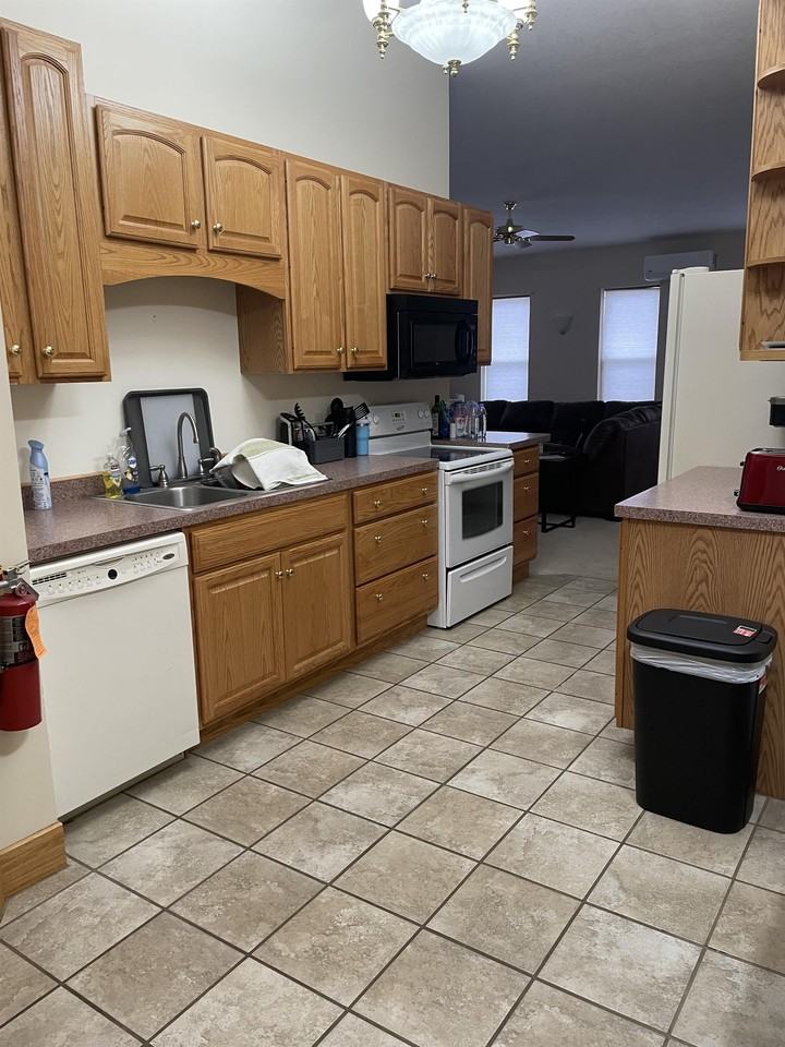 81 N Broad St #2 - Photo 3 of 18