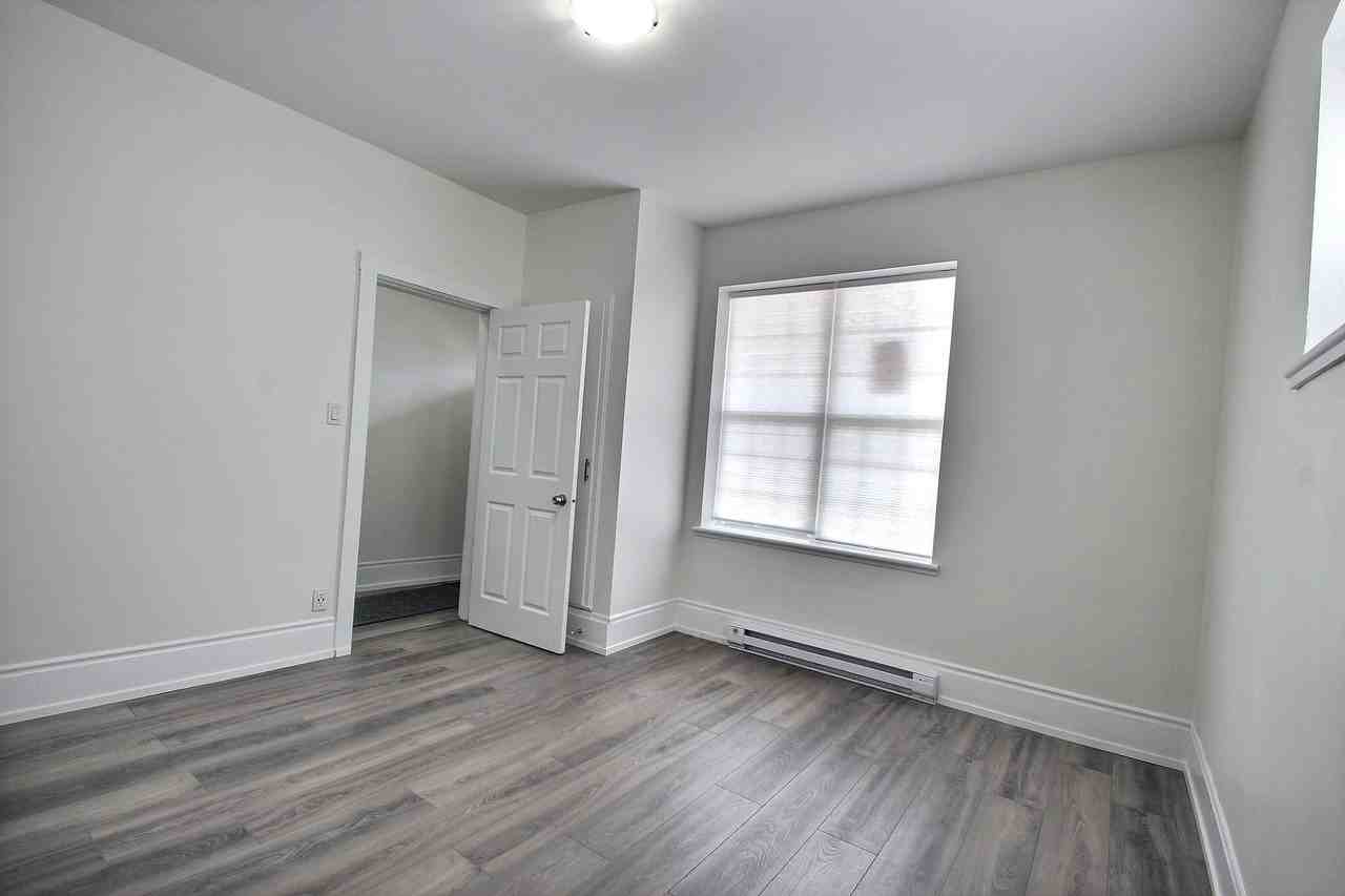 149 St George St #149A - Photo 3 of 5