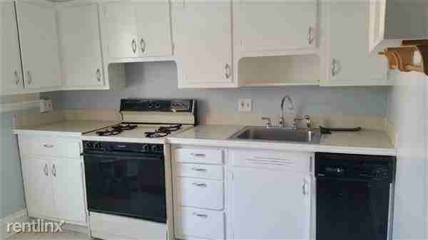 1504 E Michigan Ave - Photo 3 of 9