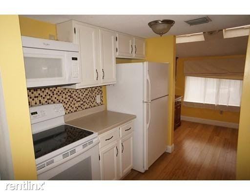 303 Trailside Way - Photo 2 of 7