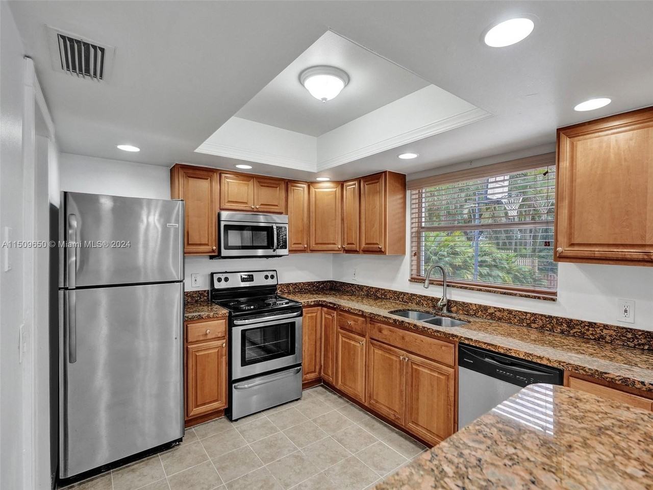 8360 Nw 3rd St - Photo 3 of 8