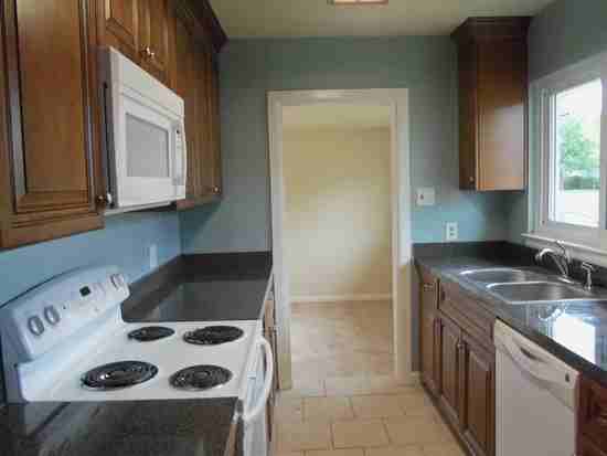 1436 Gabriel Dr - Photo 3 of 7