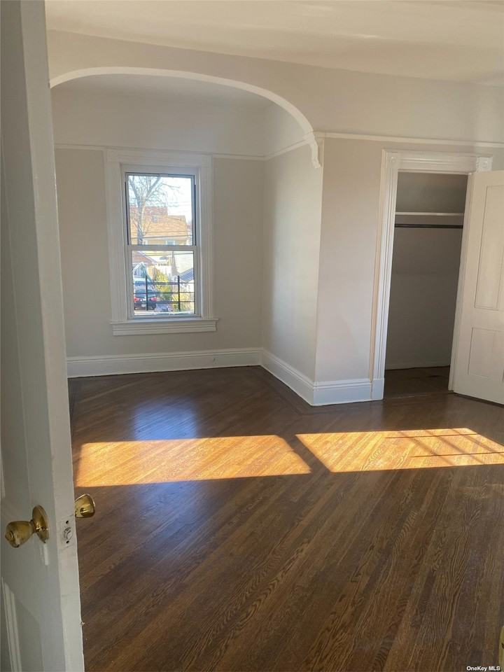 8926 190th St 2nd Fl - Photo 2 of 7
