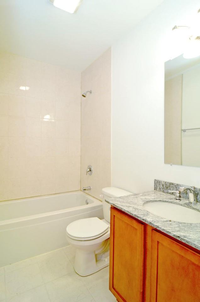 7046 North Paulina Street #2 - Photo 5 of 15