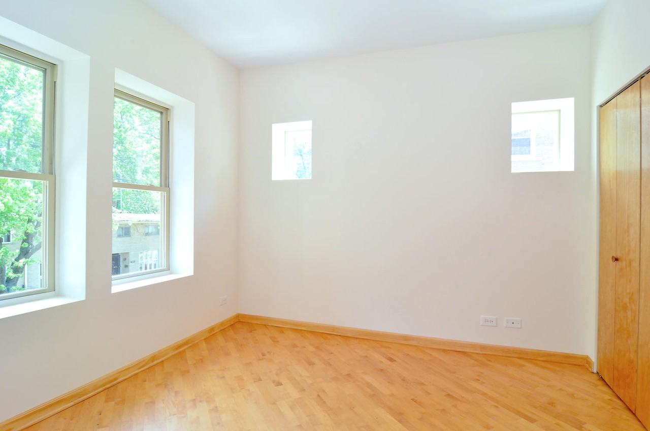 7046 North Paulina Street #2 - Photo 4 of 15