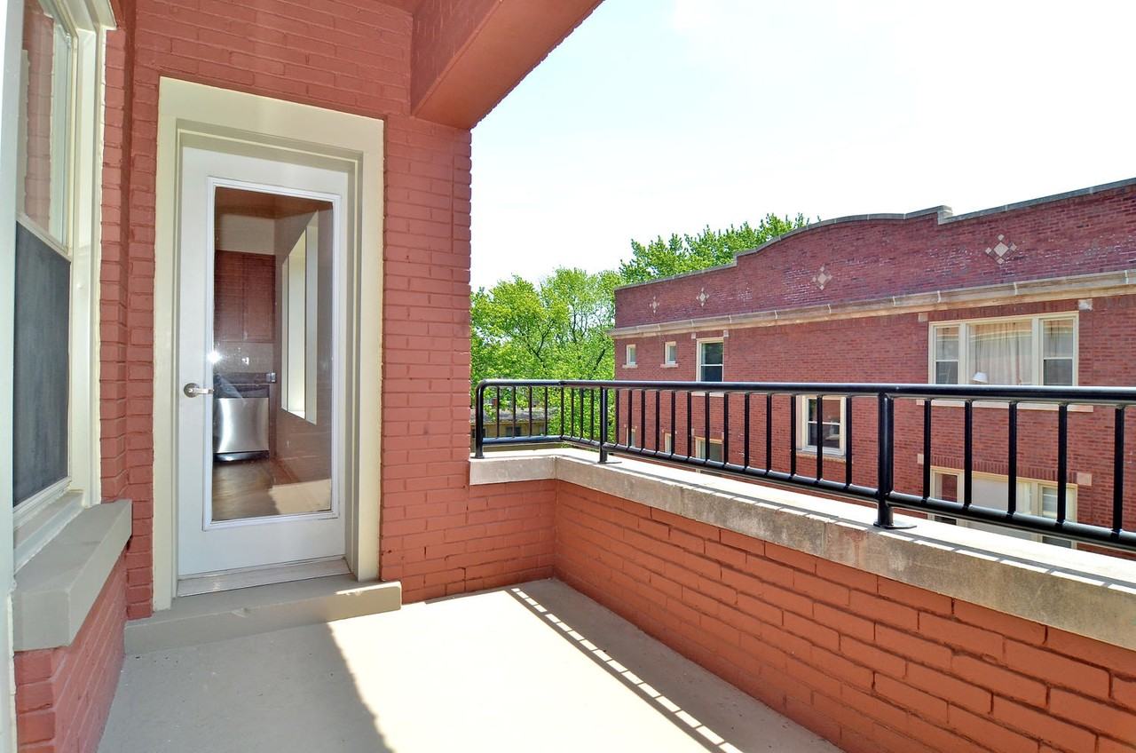 7046 North Paulina Street #2 - Photo 7 of 15