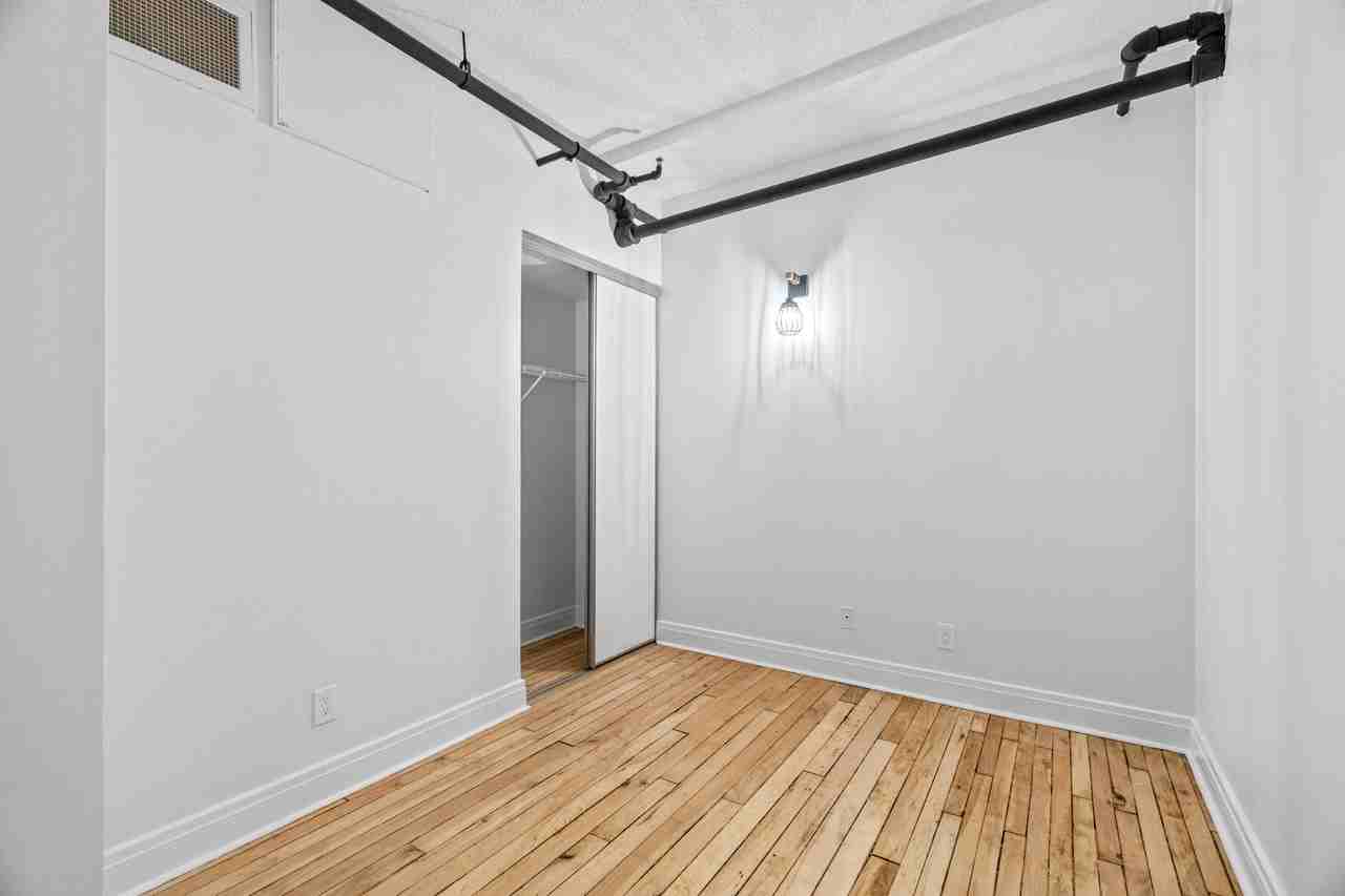 330 Clarence - Photo 2 of 50