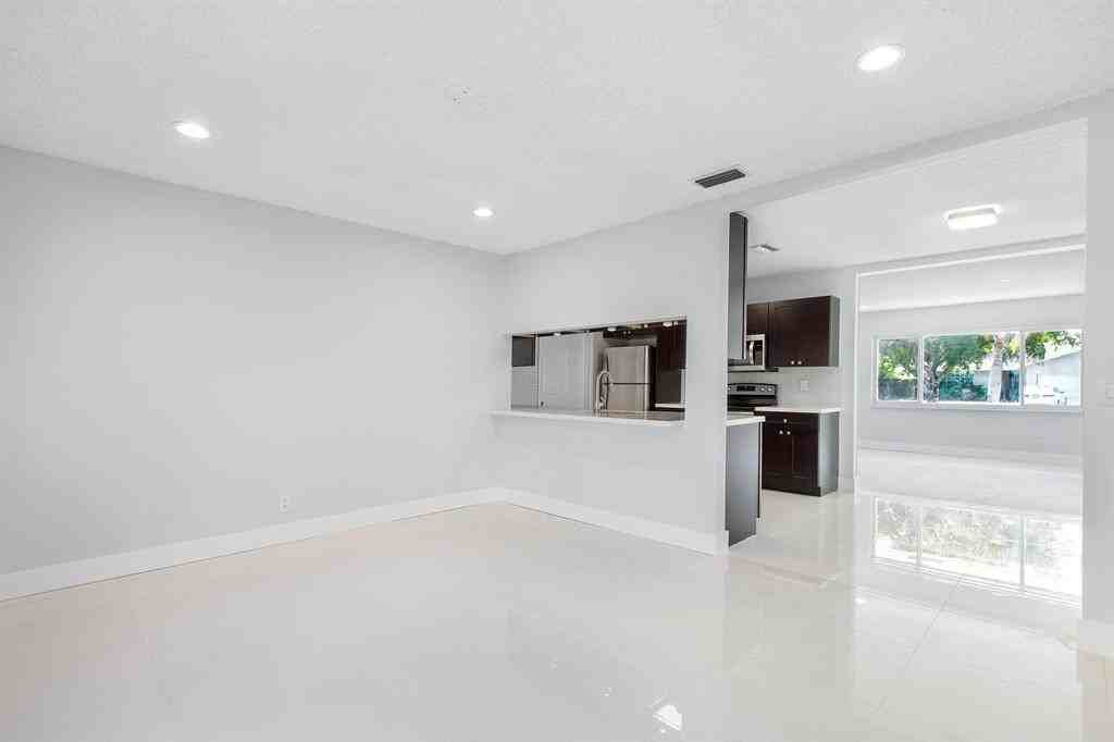 9611 Saddlebrook Drive - Photo 5 of 13