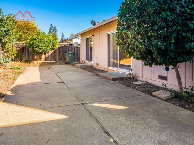 5639 Glen Haven Ct - Photo 2 of 22