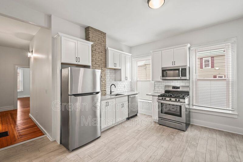 7 Oak St - Photo 3 of 35