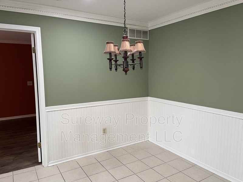 2203 Candlelight Ct - Photo 3 of 14