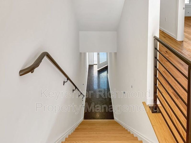 114 W 12th St #B - Photo 3 of 19