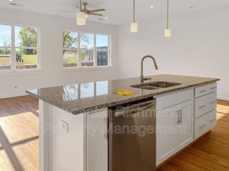 114 W 12th St #B - Photo 5 of 19