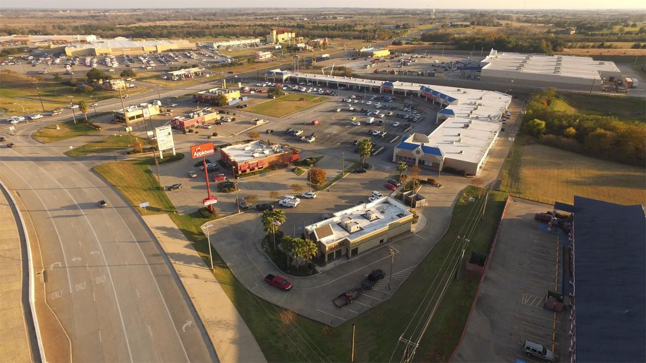 Bluebonnet Shopping Center - Photo 3 of 19