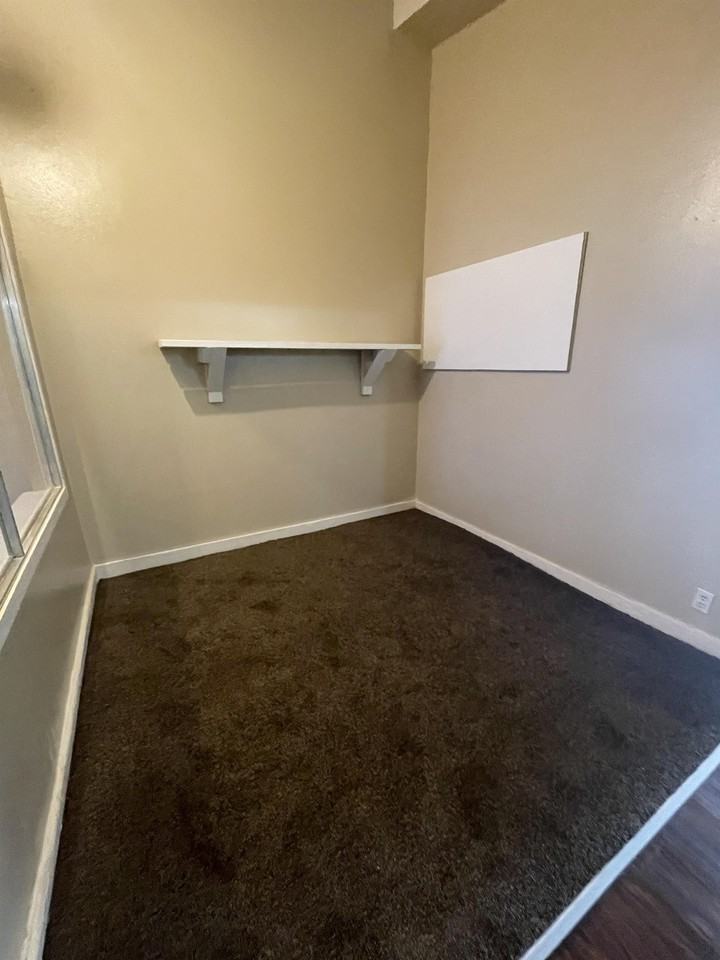 8201 S Klein Ave - Photo 3 of 7