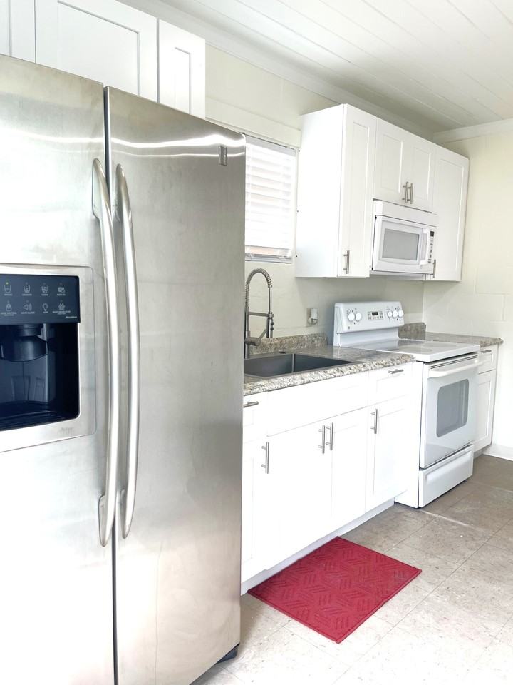 331 East Street - Photo 3 of 17