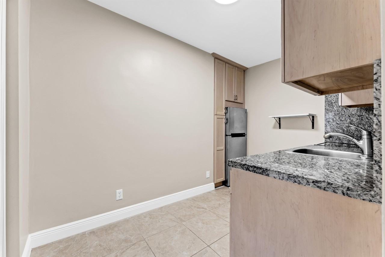 157 Curtiss Parkway - Photo 2 of 16