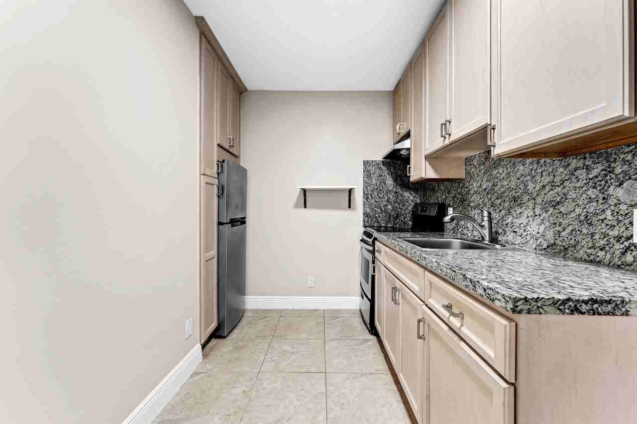 157 Curtiss Parkway - Photo 3 of 16