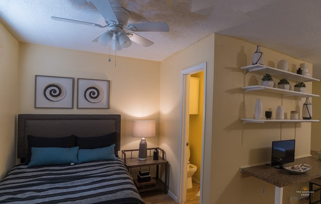 2104 San Gabriel Street - Photo 5 of 28