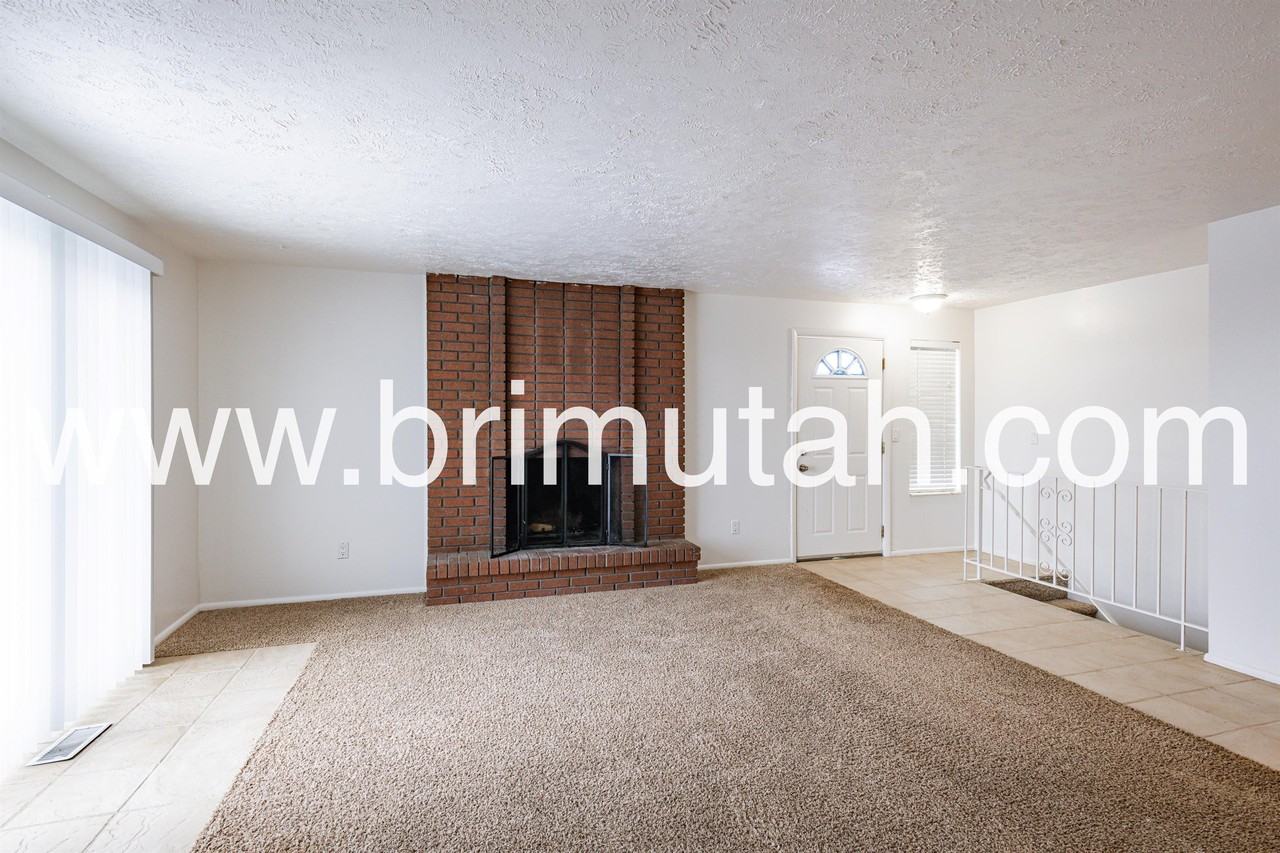 4670 S 3075 E #4670 - Photo 3 of 25