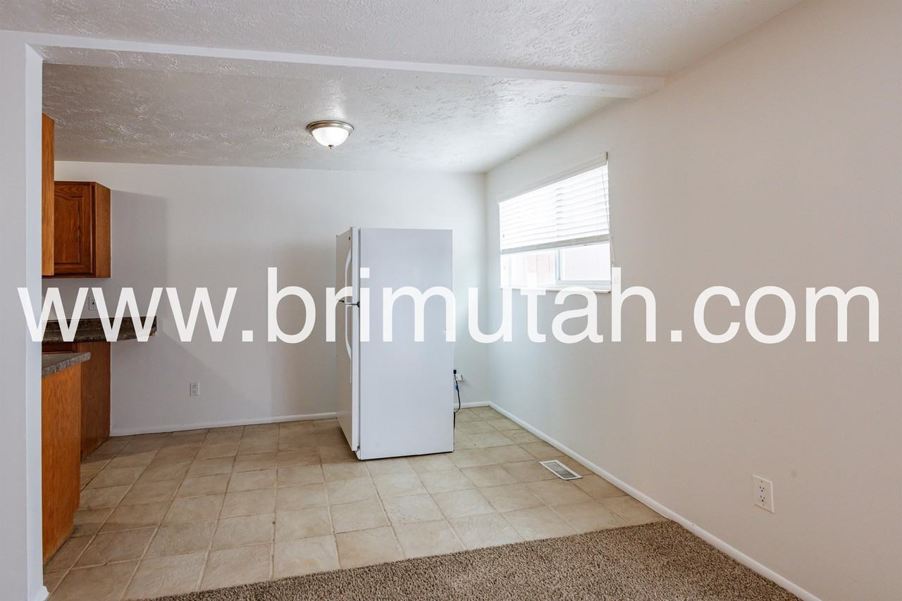 4670 S 3075 E #4670 - Photo 5 of 25