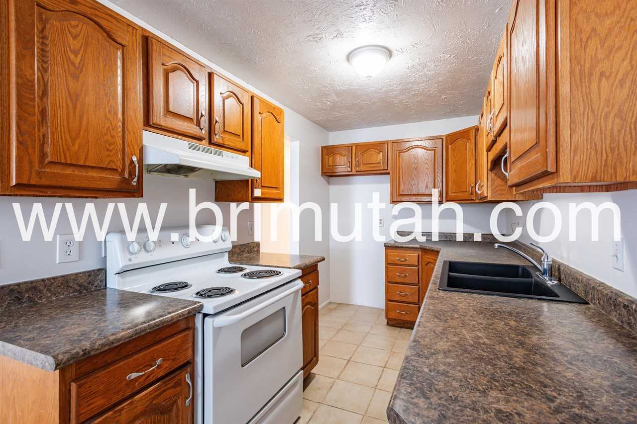 4670 S 3075 E #4670 - Photo 6 of 25