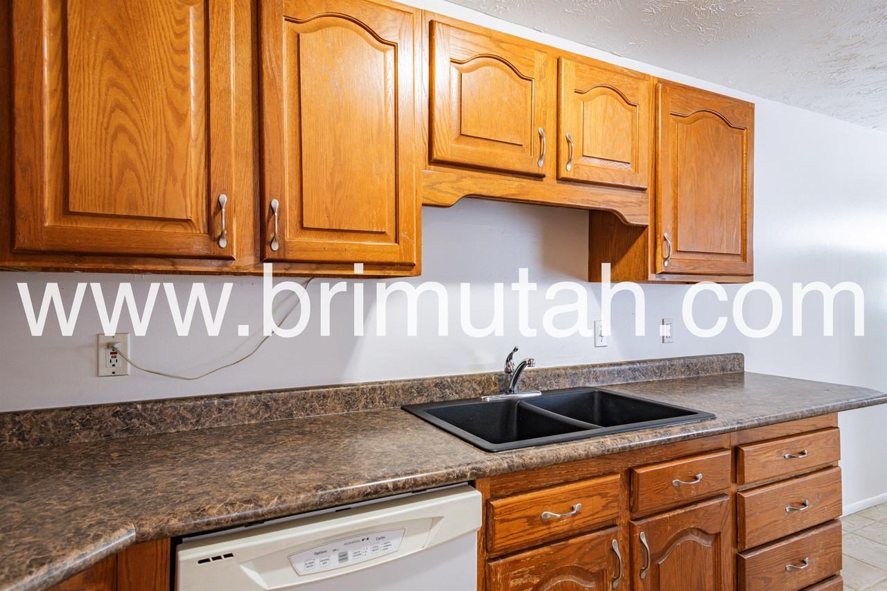4670 S 3075 E #4670 - Photo 7 of 25