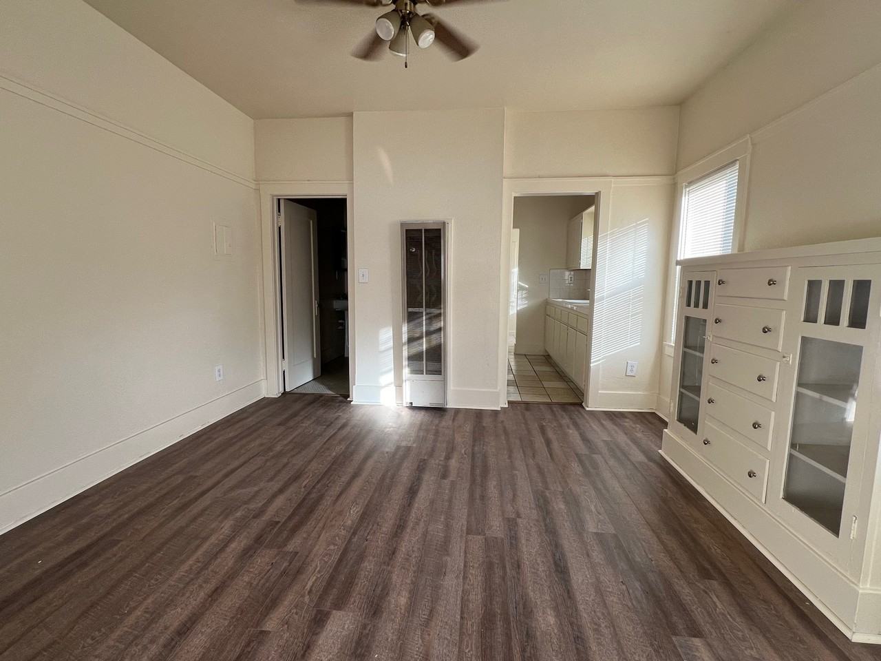 611 E Street - 1 #1 - Photo 5 of 13