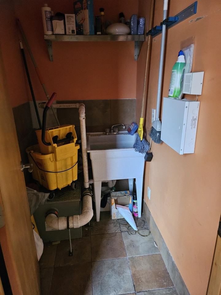 1222 Pike St #1 - Photo 3 of 4