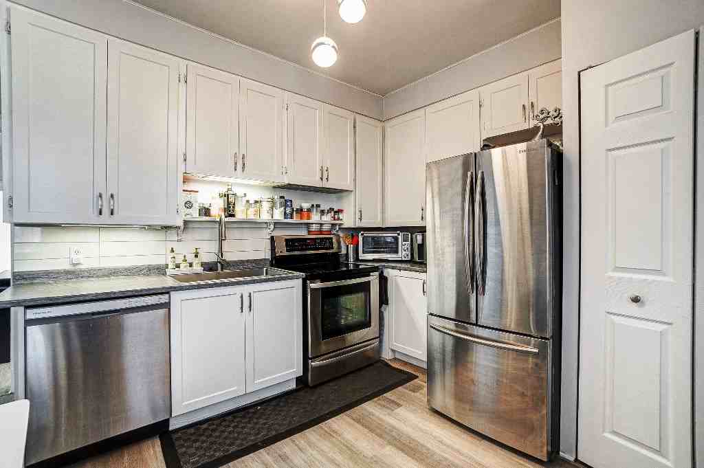79 5e Avenue - Photo 3 of 14