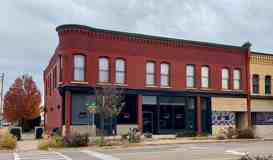 226 1/2 W Madison St #B - Photo 1 of 1