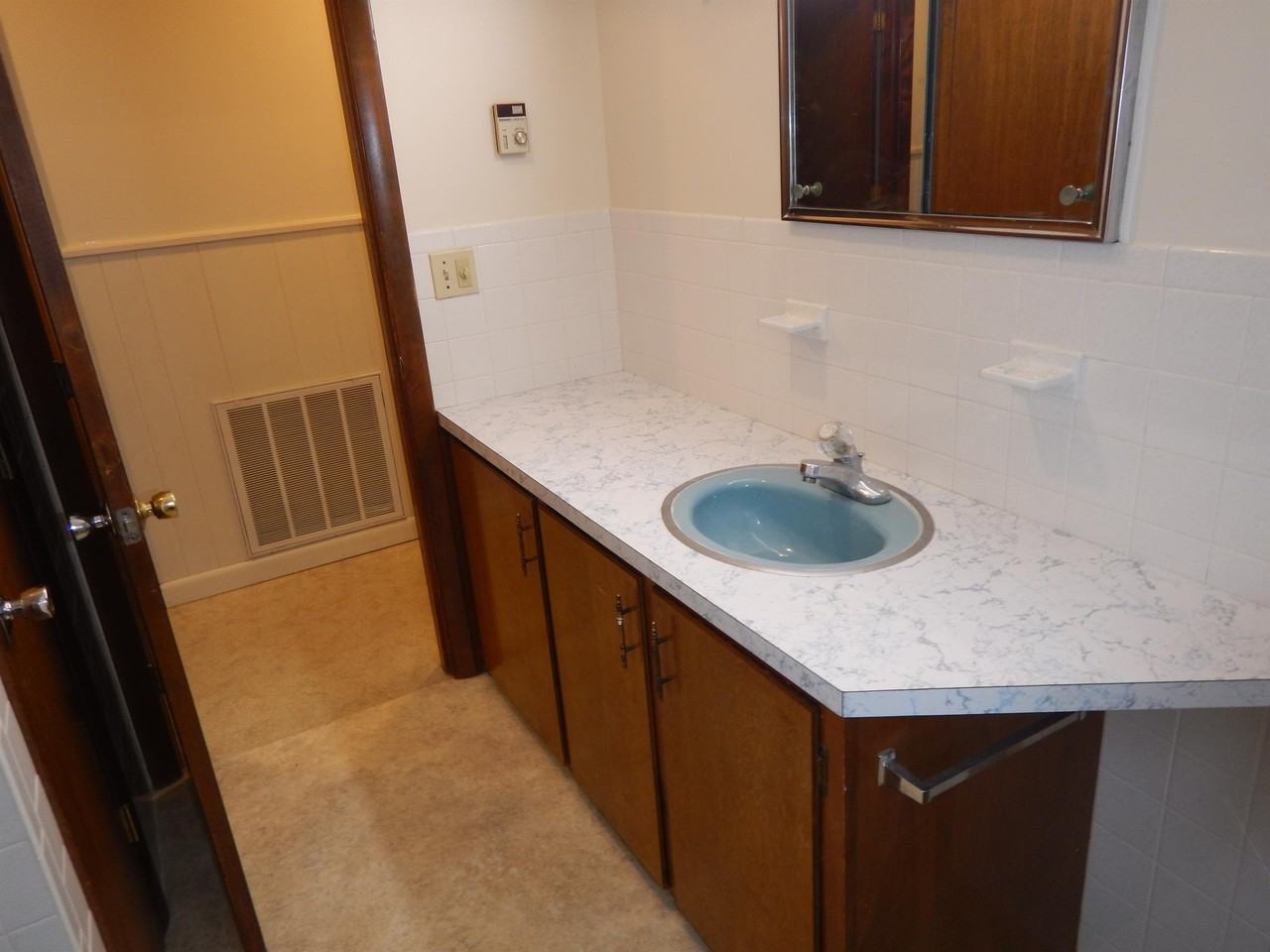 967 W Hollis St - Photo 3 of 21