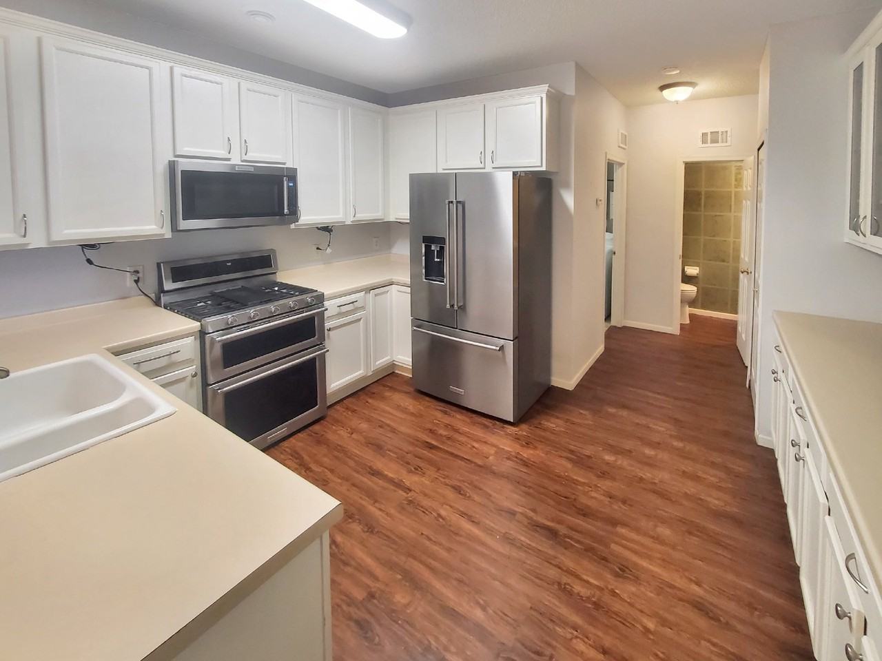 3840 Abercrombie Ln - Photo 4 of 25