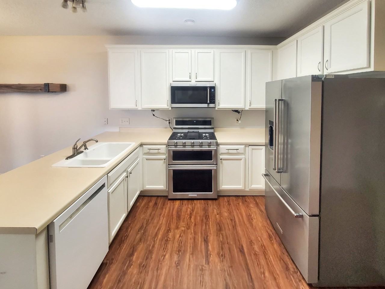 3840 Abercrombie Ln - Photo 5 of 25