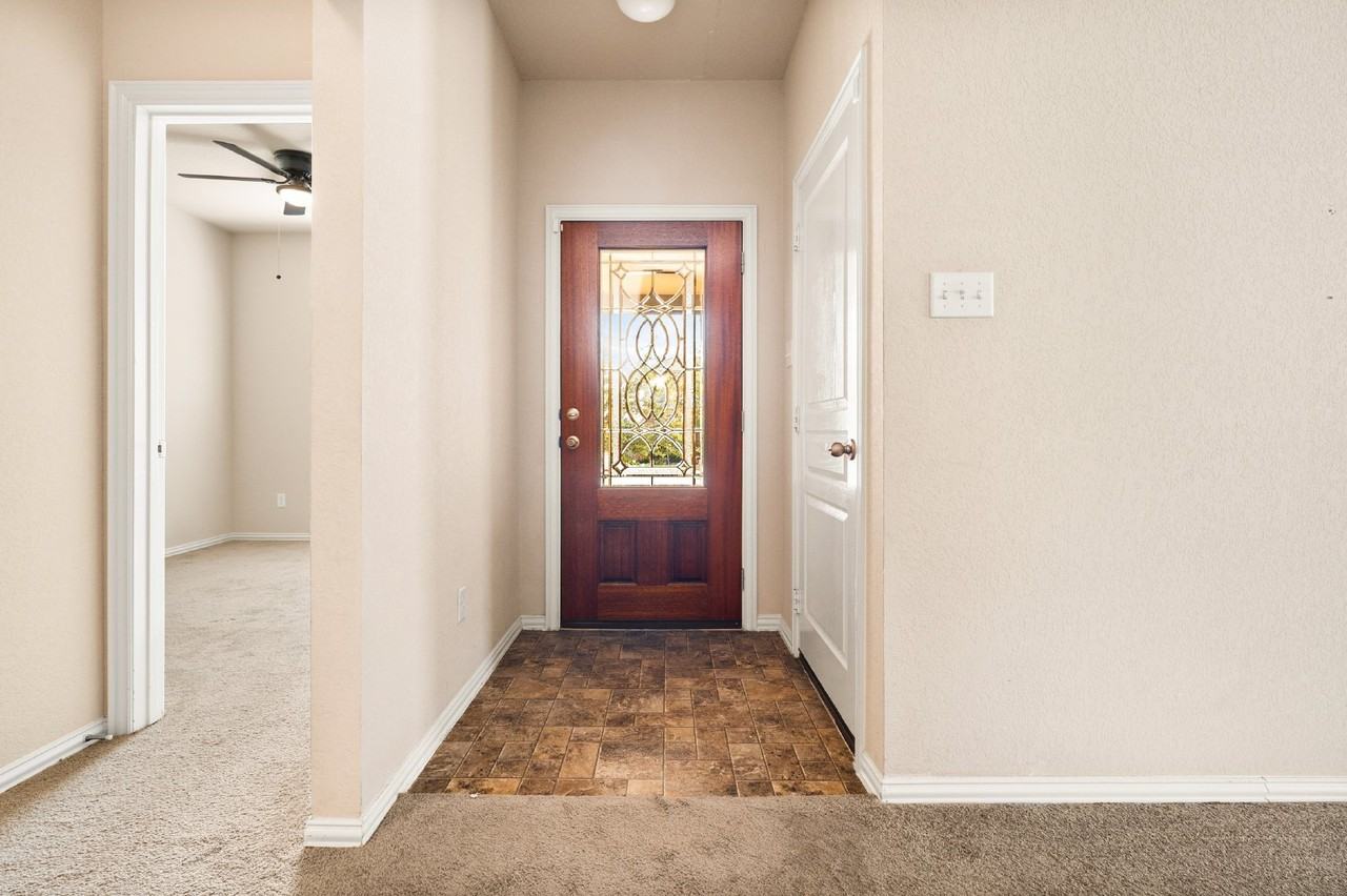 12103 Patton Pt - Photo 4 of 25