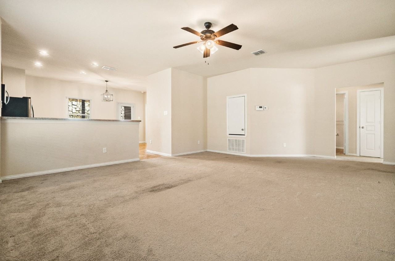 12103 Patton Pt - Photo 7 of 25